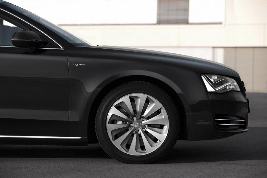 Детали экстерьера Audi A8 L Hybrid (D4) 2012 года  (WW) (фото 27 из 42)